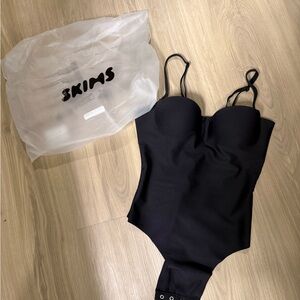 SKIMS Body Underwire Thong Bodysuit in Onyx